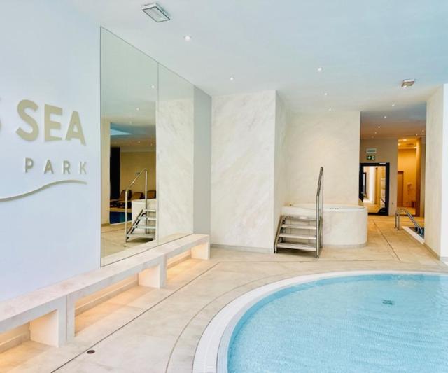 Let'S Sea - 2 Bedroom - Premium Baltic Apartment With Front Sea View Garden And Spa Access Gaski  Exterior photo